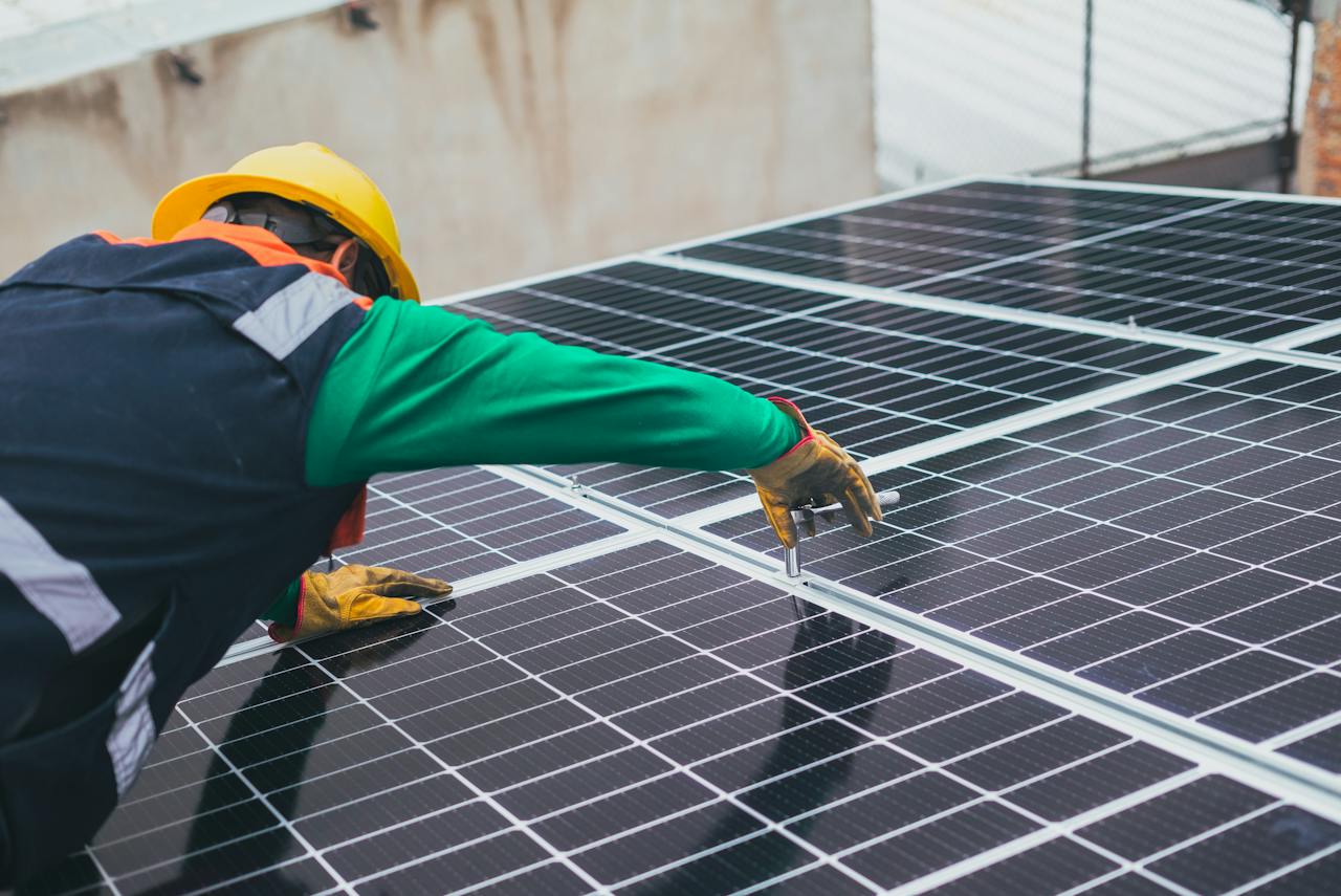 5 Dingen om te weten over zonnepanelen plaatsen